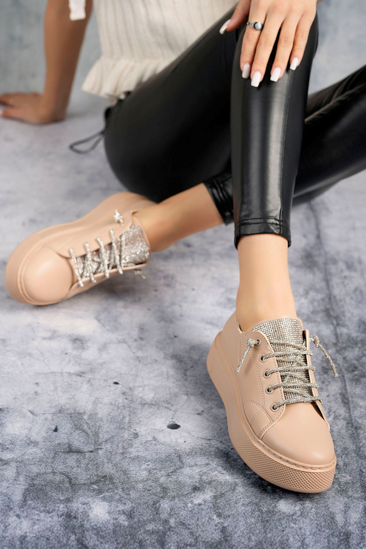 Freemax Kadın Taşlı Bağcık 4,5 cm Yüksek Hafif Taban Sneaker Spor Ayakkabı Abb.1500 Nut