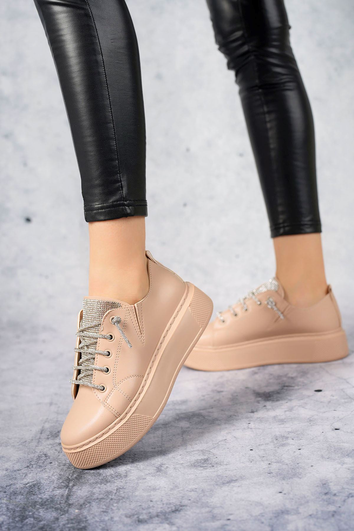 Freemax Kadın Taşlı Bağcık 4,5 cm Yüksek Hafif Taban Sneaker Spor Ayakkabı Abb.1500 Nut