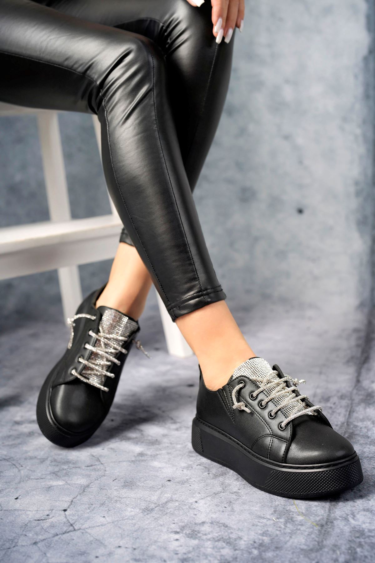 Freemax Kadın Taşlı Bağcık 4,5 cm Yüksek Hafif Taban Sneaker Spor Ayakkabı Abb.1500 SİYAH