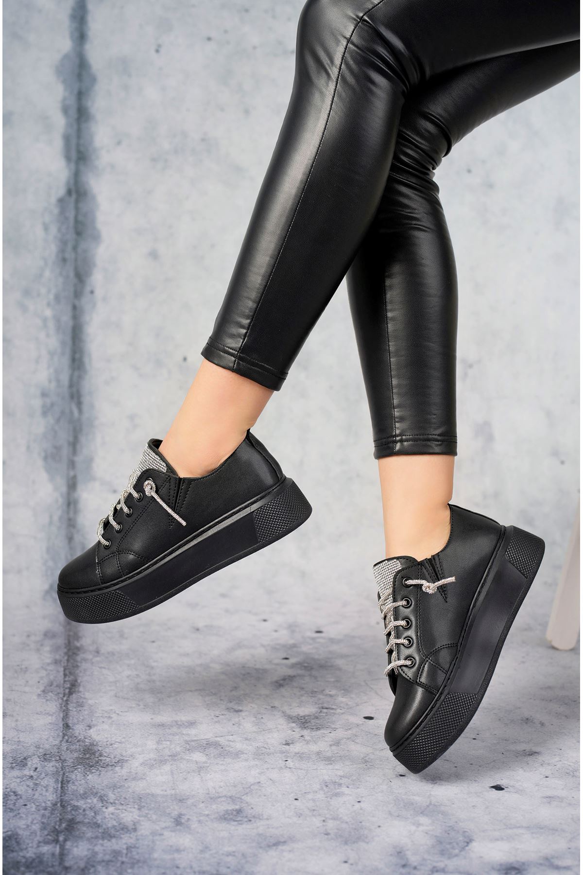 Freemax Kadın Taşlı Bağcık 4,5 cm Yüksek Hafif Taban Sneaker Spor Ayakkabı Abb.1500 SİYAH