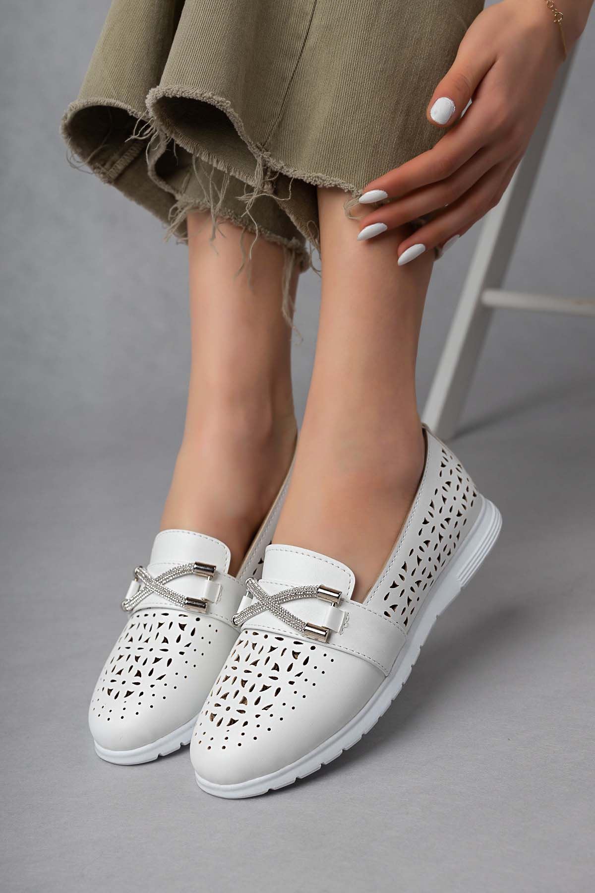Freemax Kadın Babet Günlük Suni Deri Hafif Rahat Casual Ayakkabı Abb.201 Beyaz