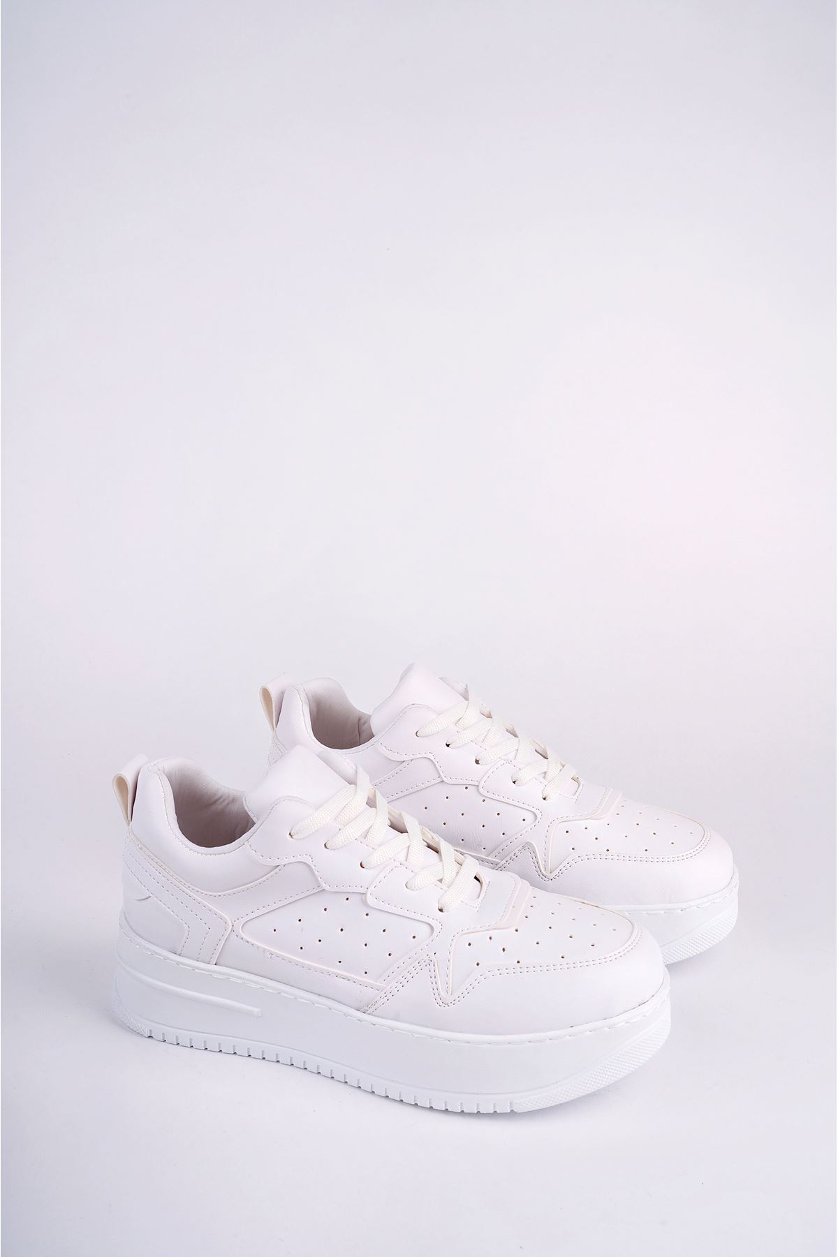 Freemax Kadın Hafif Esnek  5,5 cm Taban Sneaker Bağcıklı Spor Ayakkabı Svv.022 Beyaz