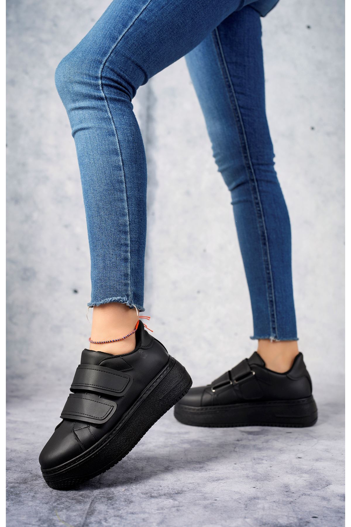 Freemax Kadın Hafif Esnek  5,5 cm Taban Sneaker Cırtlı  Spor Ayakkabı Svv.021 Siyah Siyah