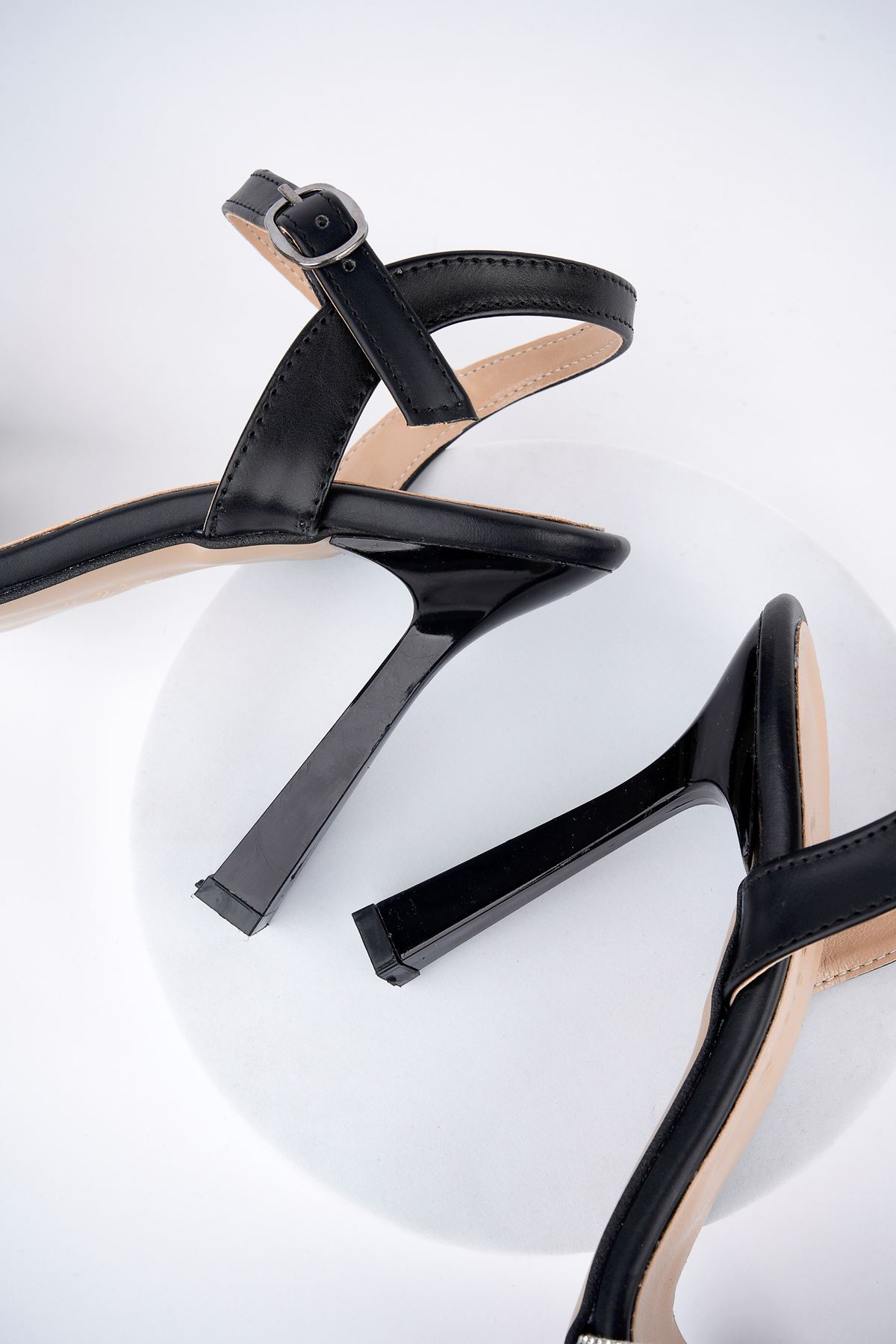 Freemax Kadın 11 cm Yüksek Topuklu Taşlı Klasik Abiye Ayakkabı Siyah