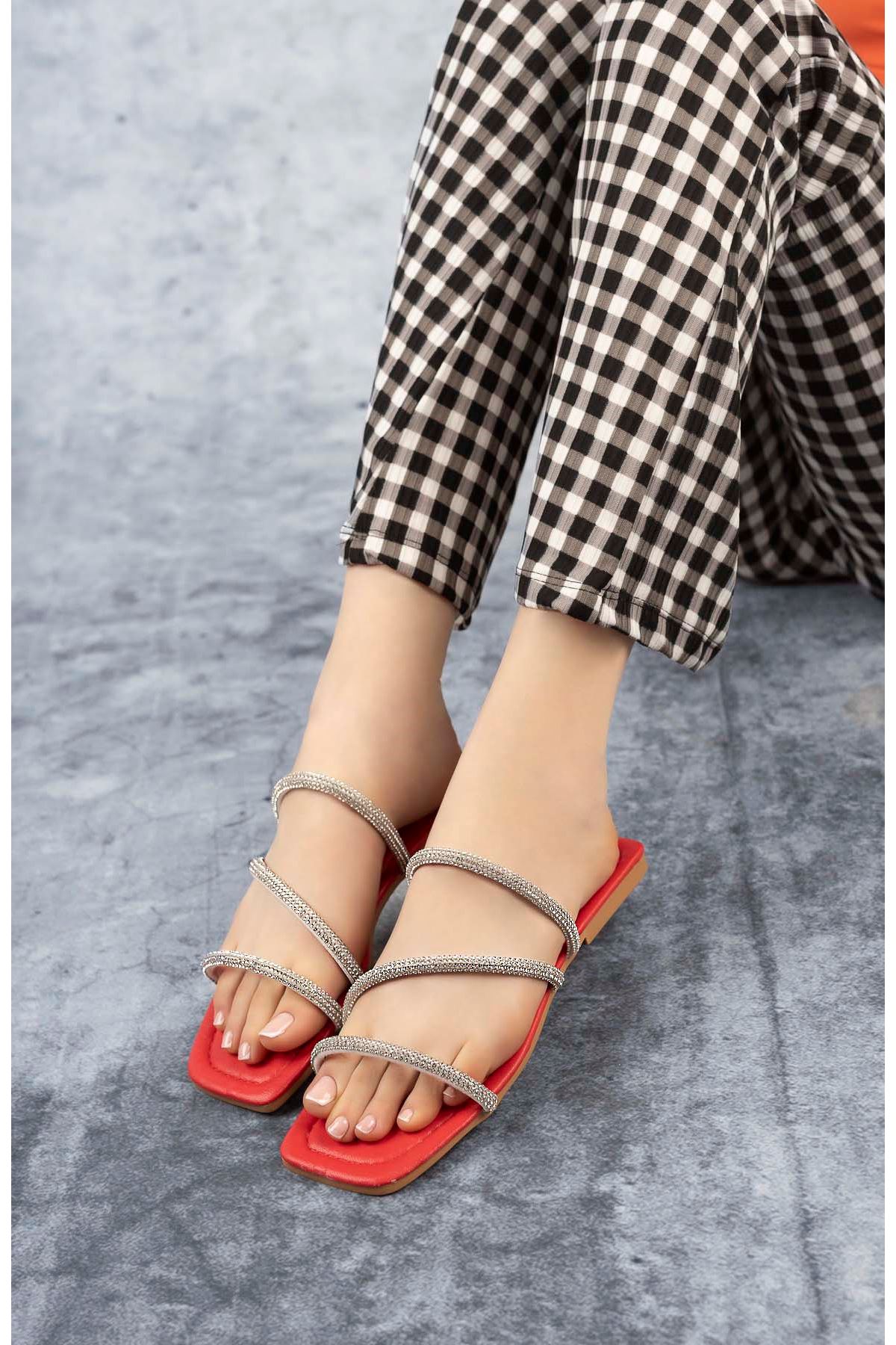 Freemax Kadın Düşük Topuklu İnce Hafif Esnek Taban Taşlı Terlik BRT 11103 Kırmızı