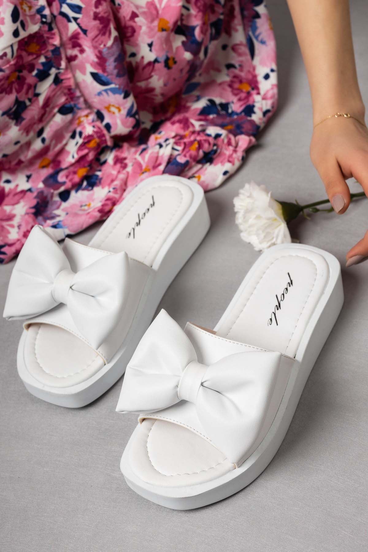 Freemax Kadın Fiyonk Detaylı Günlük Terlik Ppl.4040 Beyaz
