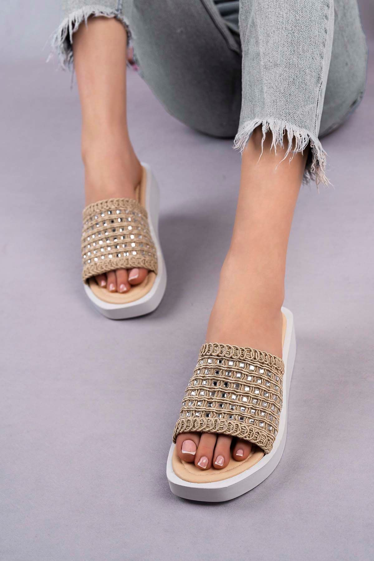 Freemax Kadın Garantili Taş Detaylı Günlük Terlik Ppl.2040 Ten