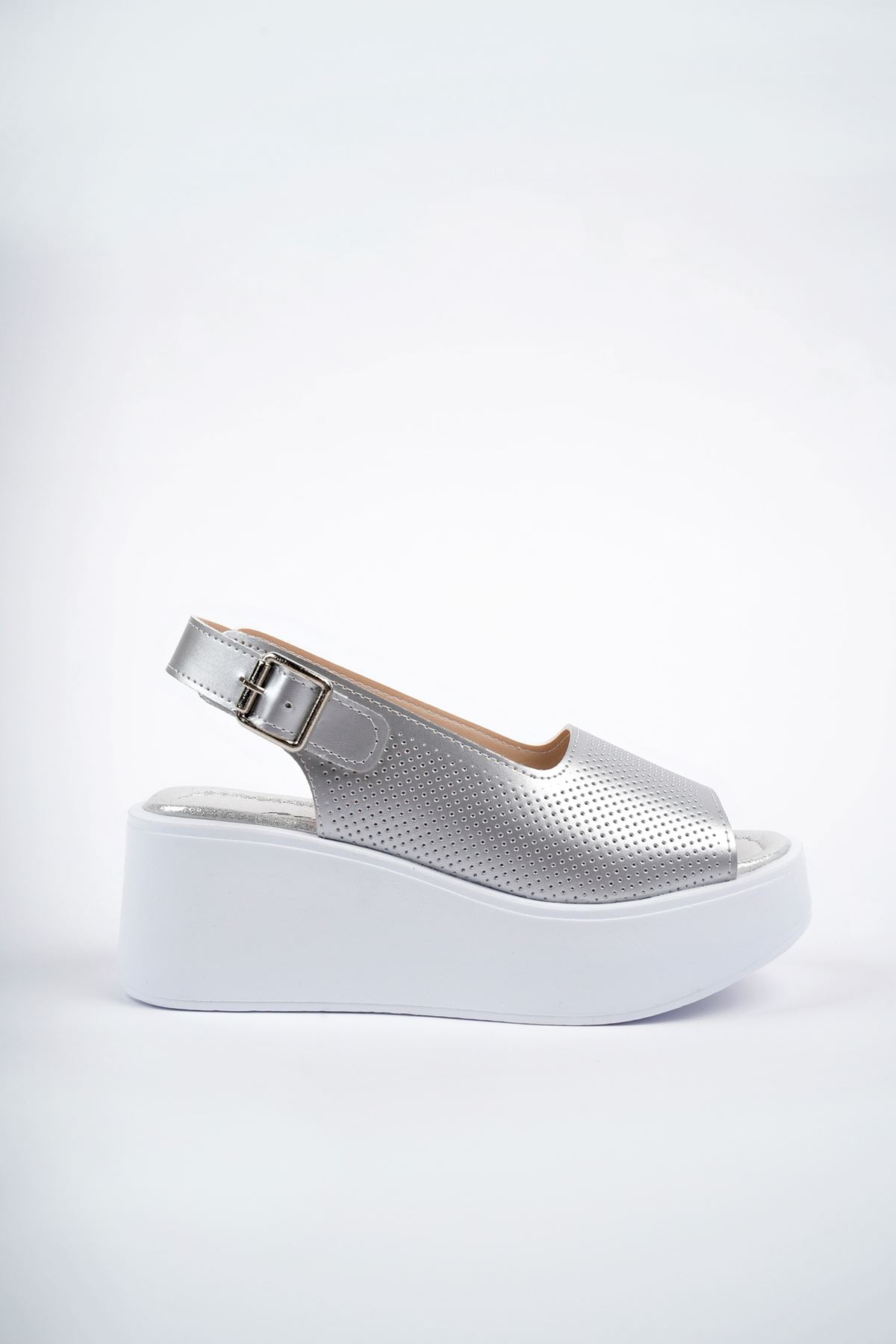 Freemax Kadın Garantili Çok Hafif Rahat 6 cm Topuk Eva Taban Platform Sandalet Ppl 4005 Gümüş