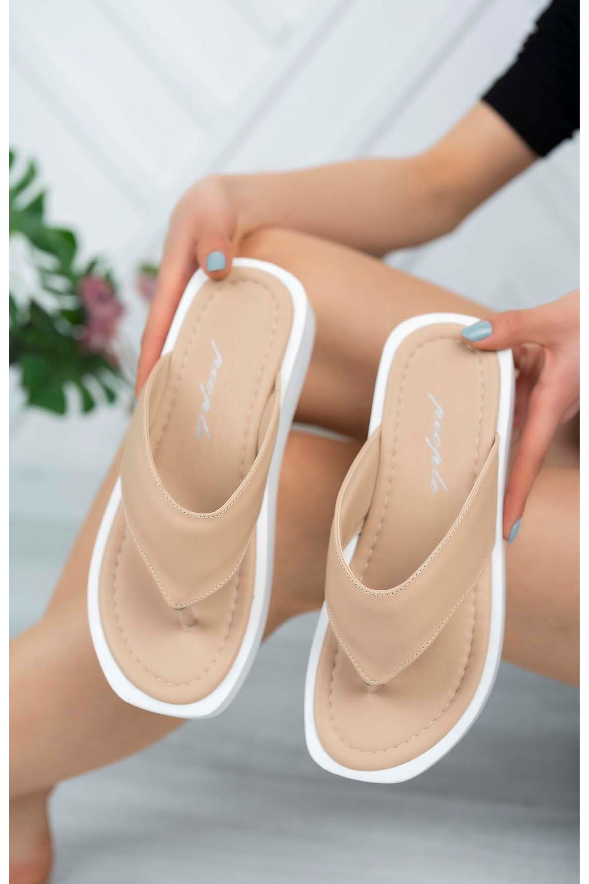 Freemax Kadın Garantili Hafif Esnek Poli Flatform Taban Parmak Arası Günlük Terlik PPL 5000 Nut