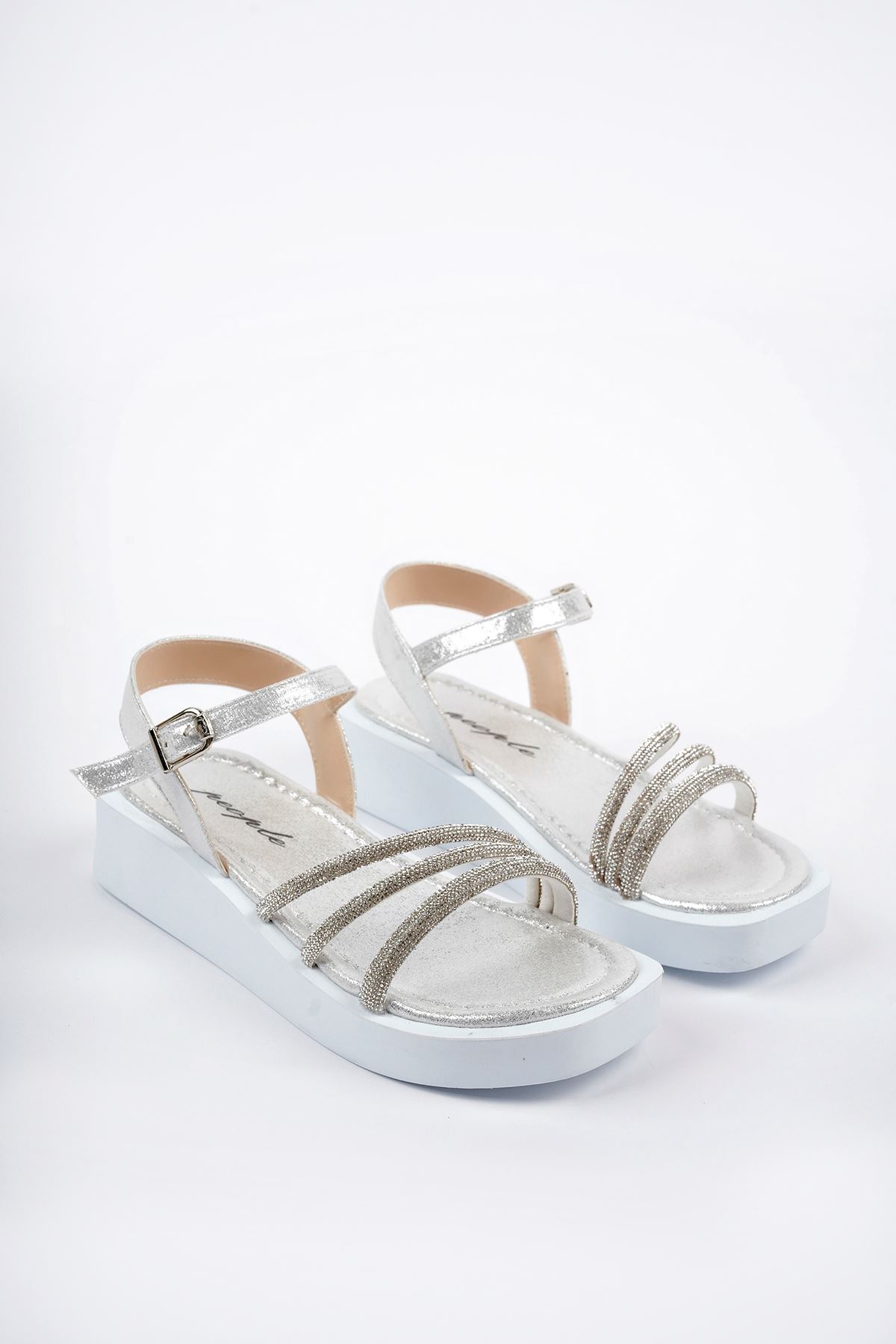 Freemax Kadın Garantili Taş Detaylı Günlük Hafif Eva Taban 4 cm Platform Sandalet Ppl.7010 Gümüş