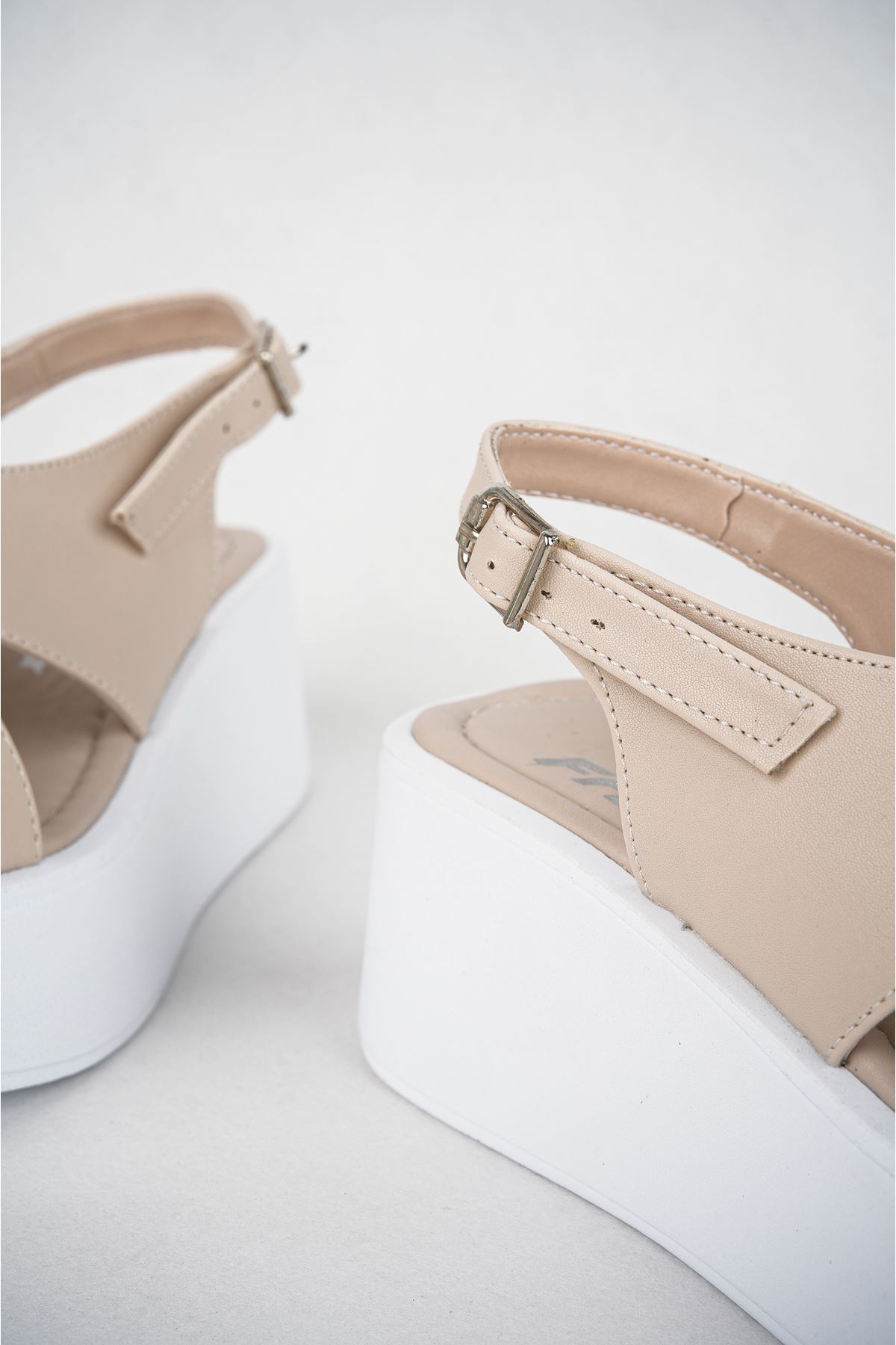 Freemax Kadın Garantili Çok Hafif Rahat 6 cm Topuk Eva Taban Platform Sandalet Ppl 4000 Ten