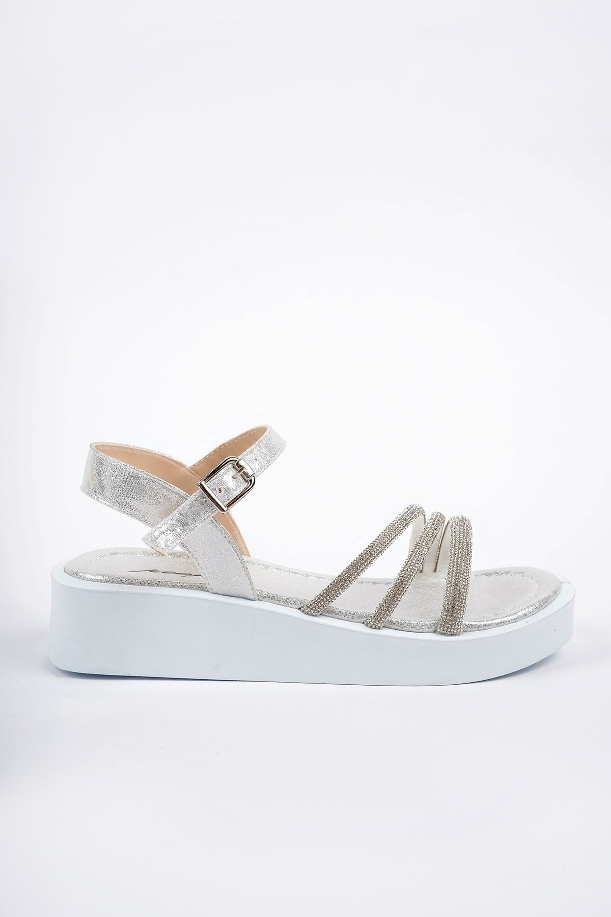 Freemax Kadın Garantili Taş Detaylı Günlük Hafif Eva Taban 4 cm Platform Sandalet Ppl.7010 Gümüş