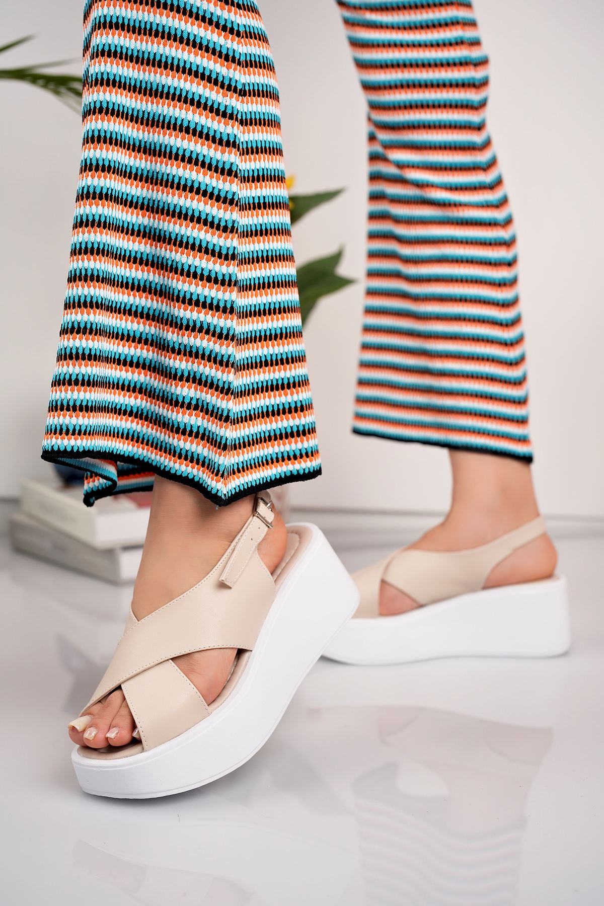 Freemax Kadın Garantili Çok Hafif Rahat 6 cm Topuk Eva Taban Platform Sandalet Ppl 4000 Ten