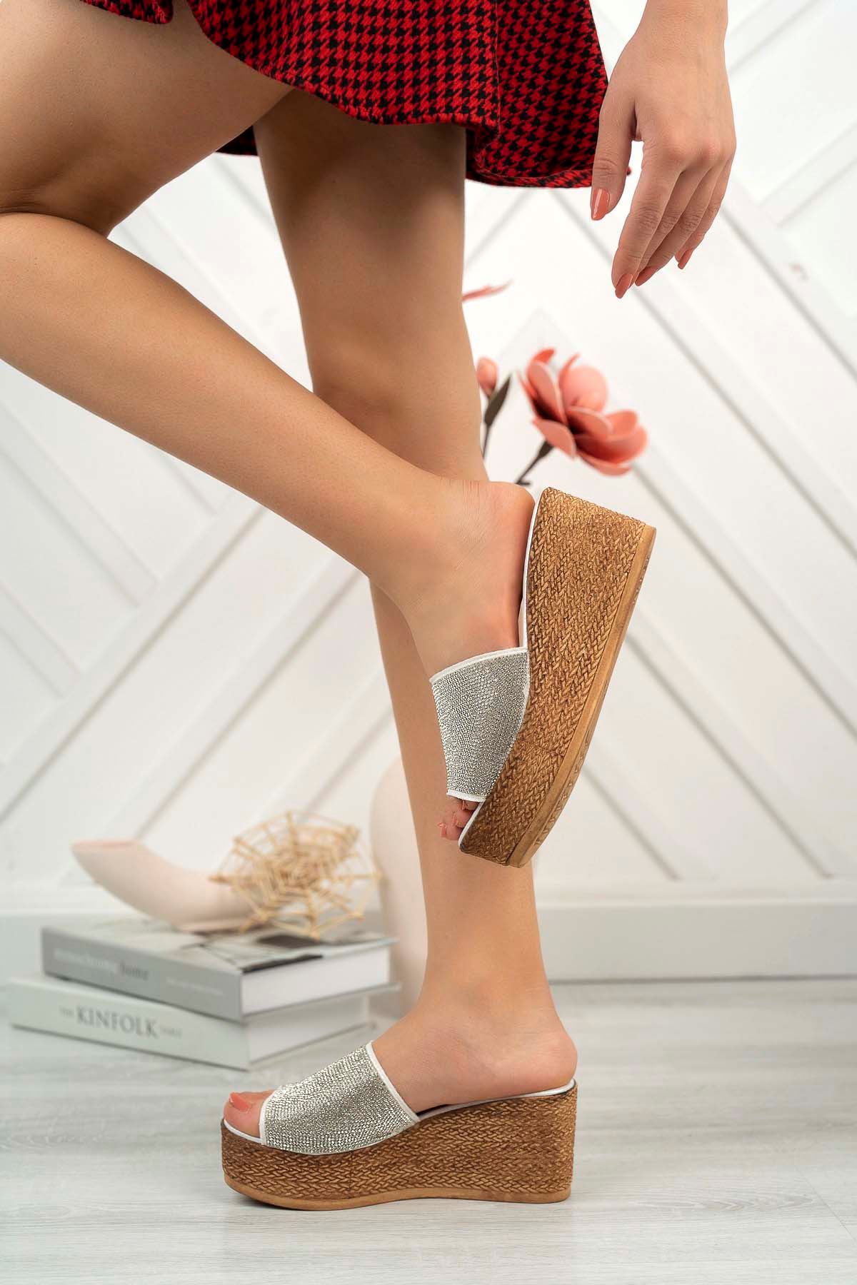 Freemax Kadın Garantili  Yüksek 7 cm Topuk Platform taban Taşlı Terlik  Ppl 2023 Sedef