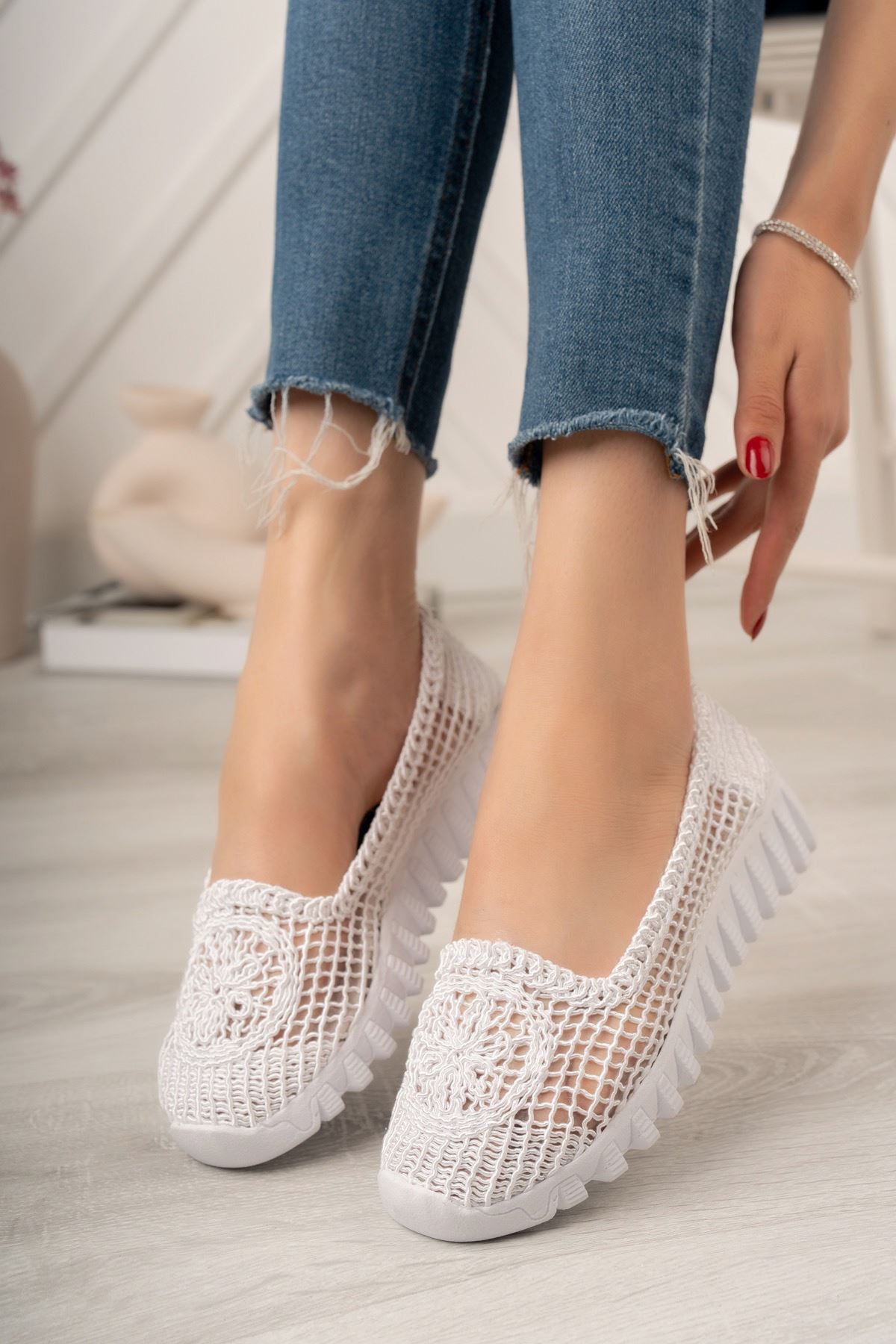 Freemax Kadın  Taban Motif işleme Babet Günlük Hafif Rahat Ayakkabı Snr 1975 Beyaz