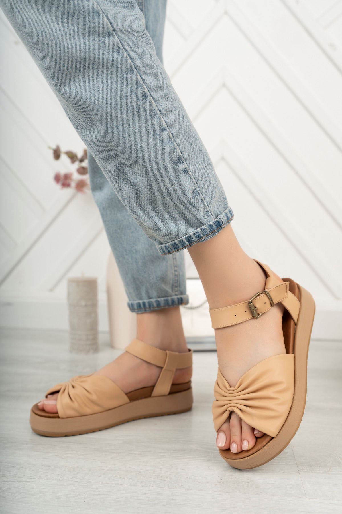 Freemax Kadın Garantili Çok Hafif Rahat 4 cm Topuk Eva Taban Platform Sandalet Snr K20 Nut