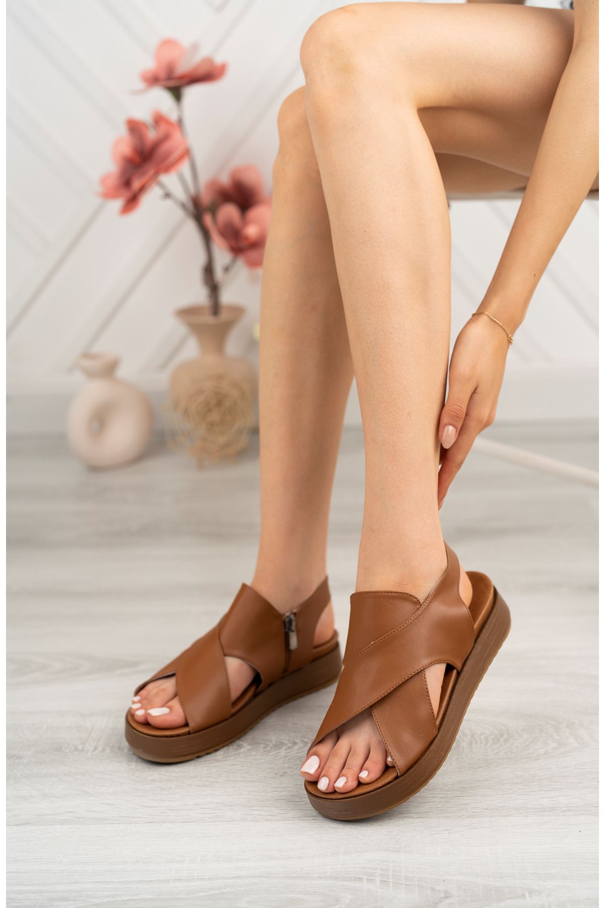 Freemax Kadın Garantili Çok Hafif Rahat 4 cm Topuk Eva Taban Platform Sandalet Snr K21 Kahverengi