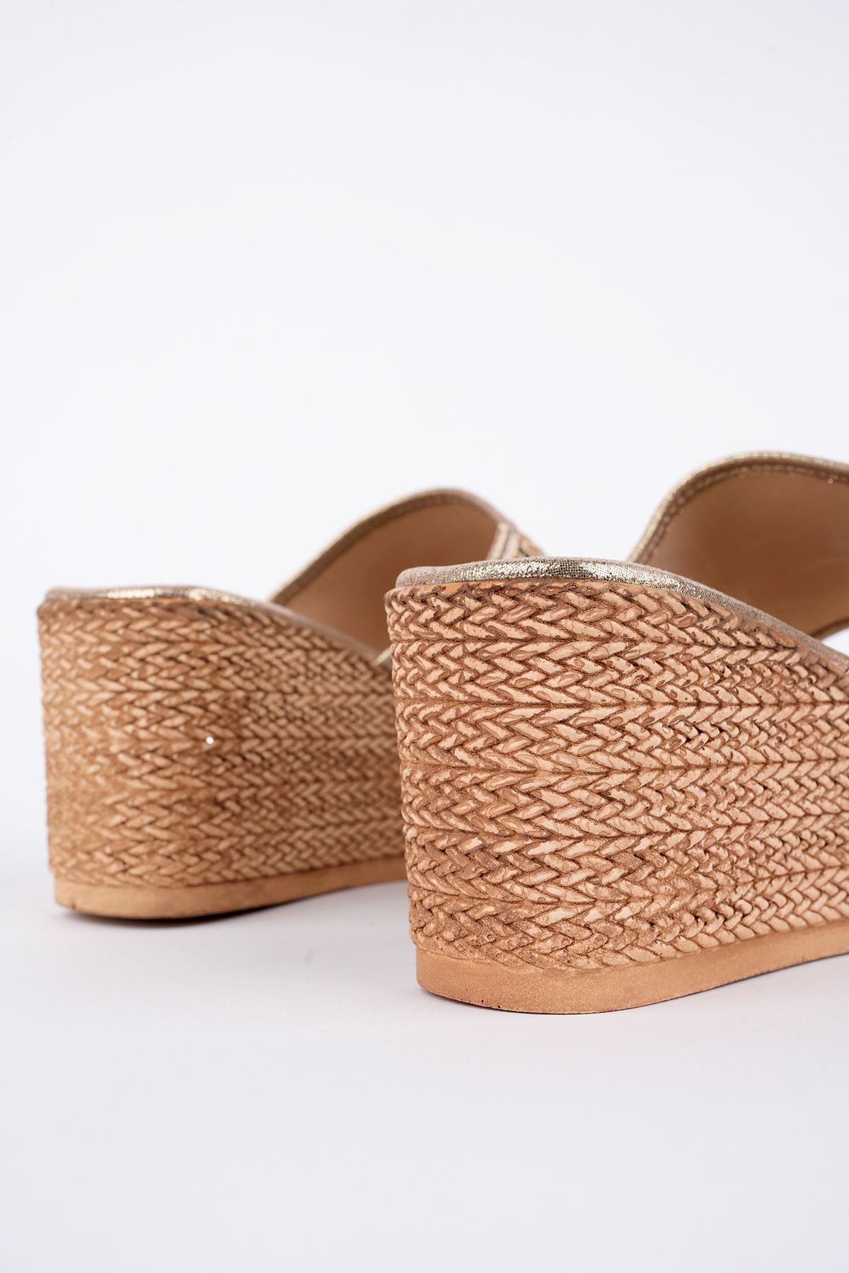 Freemax Kadın Garantili  7 cm Yüksek Topuk Platform taban Terlik Ppl.2002 Gold