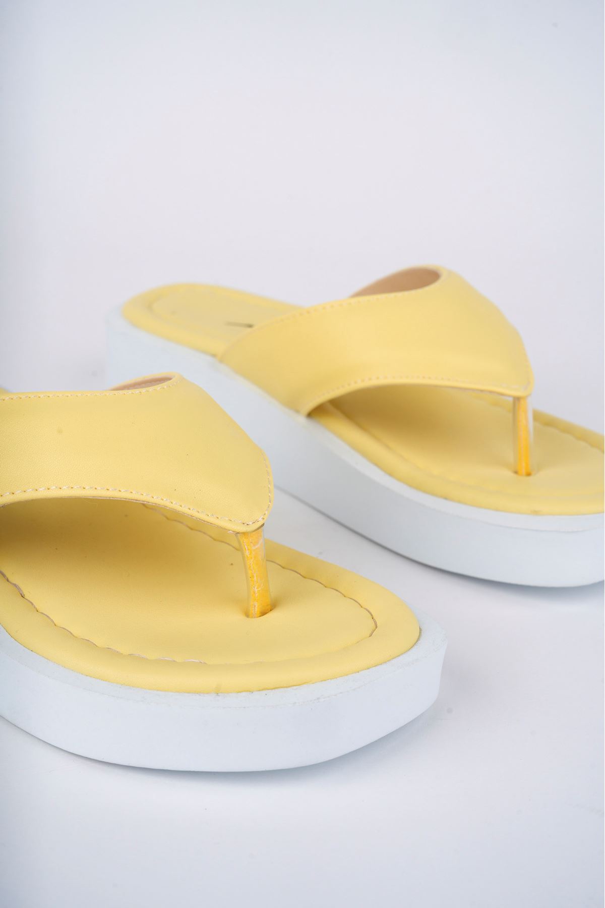 Freemax Kadın Garantili Hafif Esnek Poli Flatform Taban Parmak Arası Günlük Terlik PPL 5000 Sarı