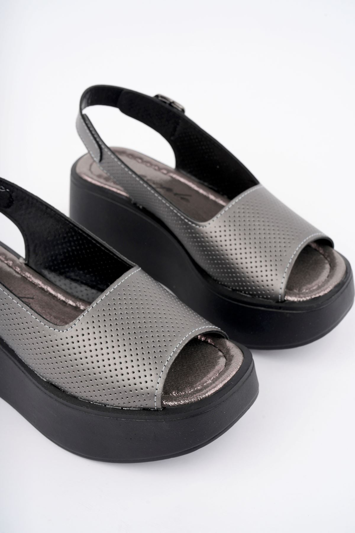 Freemax Kadın Garantili Çok Hafif Rahat 6 cm Topuk Eva Taban Platform Sandalet Ppl 4005 Platin