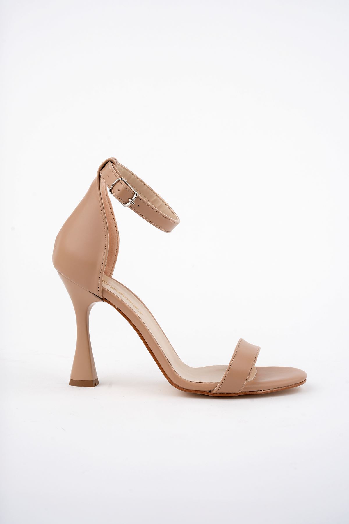 Freemax Kadın 10 cm Klasik Yüksek Topuklu Abiye Ayakkabı Brt 6002 Nude