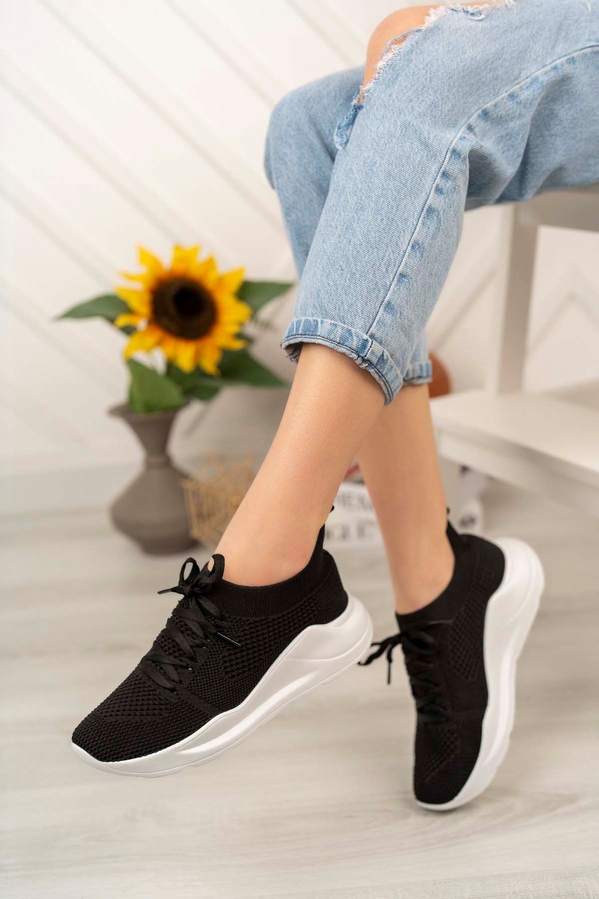 Freemax Kadın  Yazlık Spor Sneaker Yürüyüş Hafif Rahat Ayakkabı Bfl 017 Siyah Beyaz