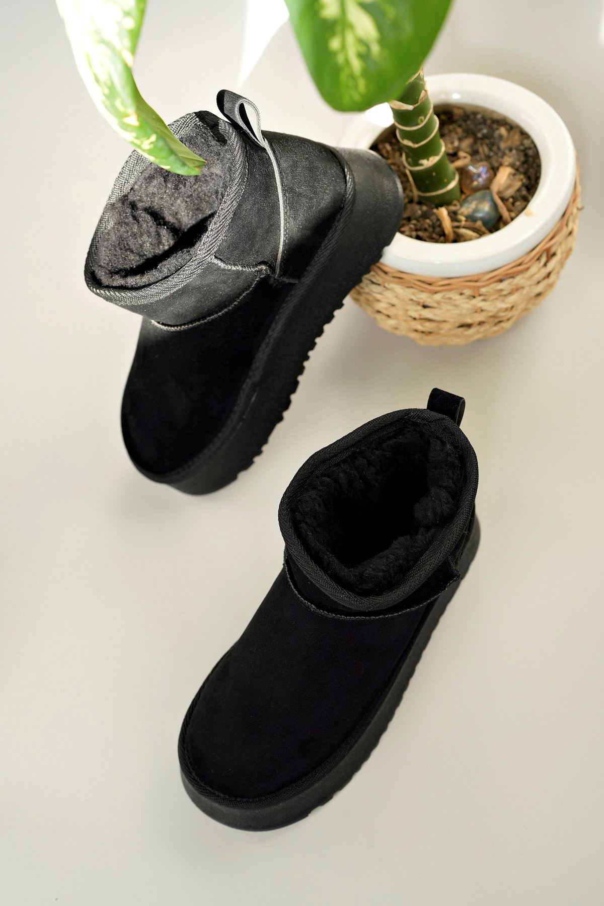 Freemax Garantili İçi Kürklü Çok Hafif 5 cm Yüksek Taban Kışlık Kadın Bot Siyah