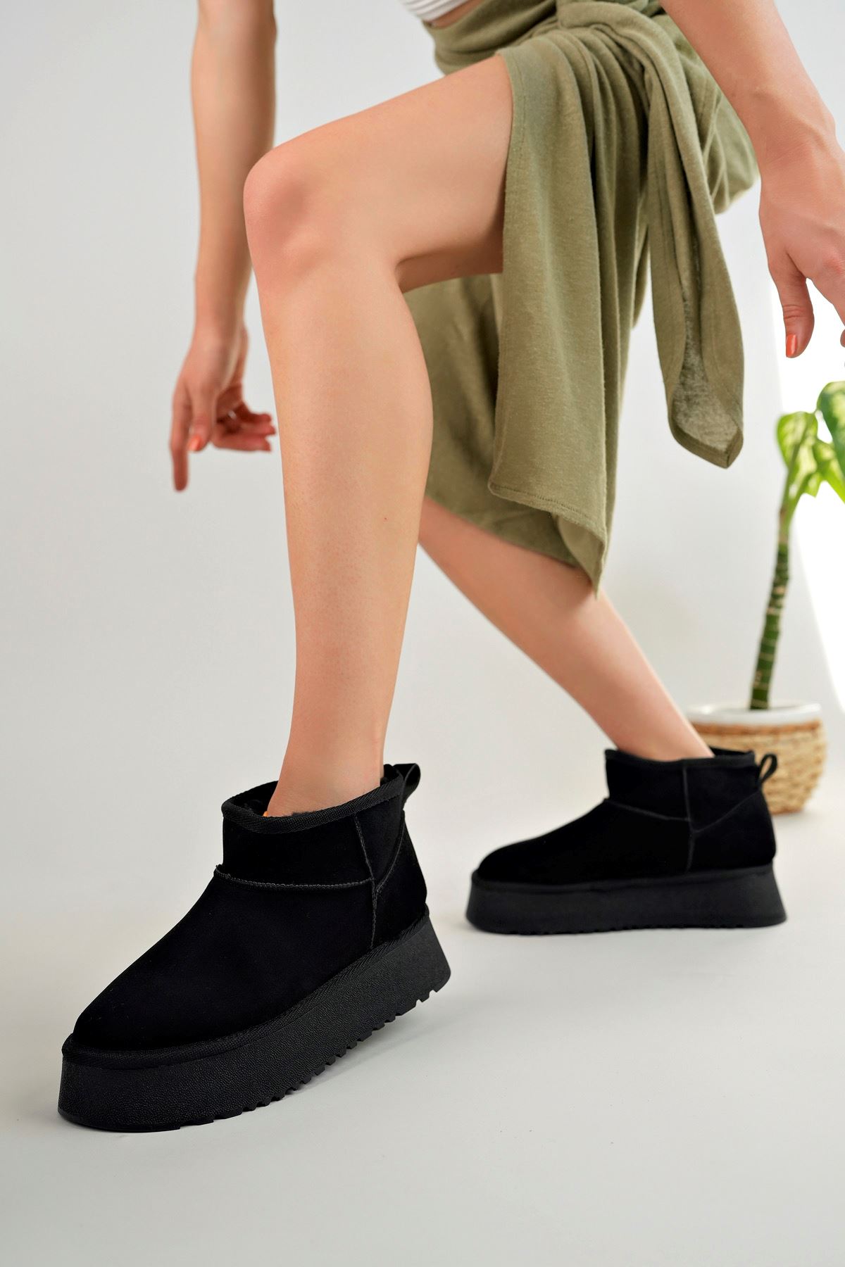 Freemax Garantili İçi Kürklü Çok Hafif 5 cm Yüksek Taban Kışlık Kadın Bot Siyah