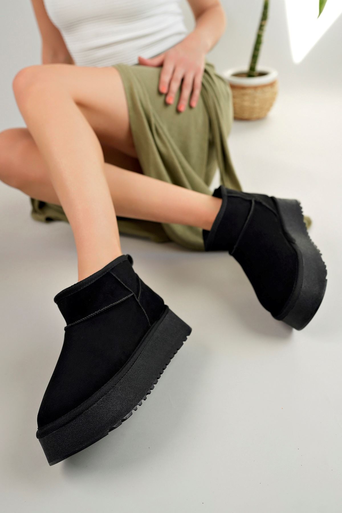 Freemax Garantili İçi Kürklü Çok Hafif 5 cm Yüksek Taban Kışlık Kadın Bot Siyah