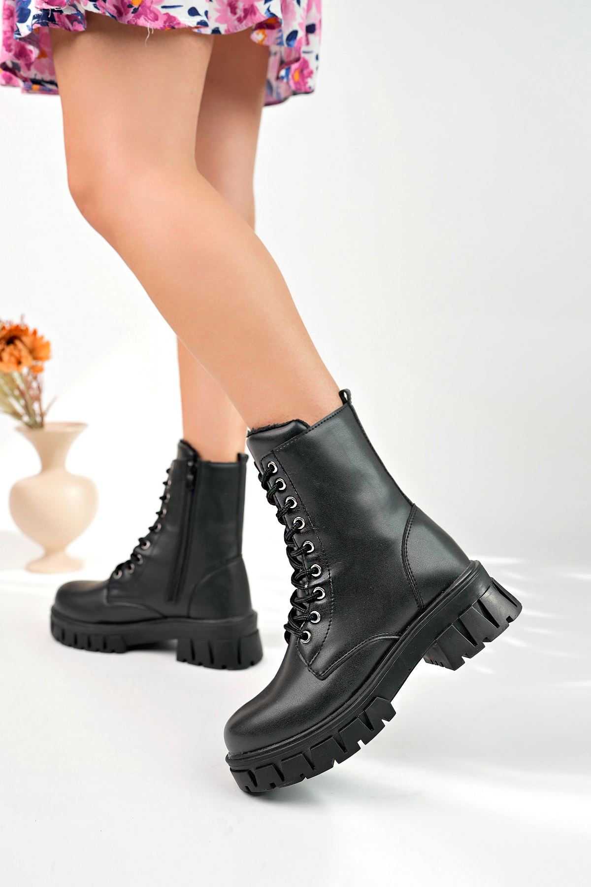 Freemax Kadın içi Kürklü Su Geçirmez Kaymaz Kauçuk Taban Garantili Kışlık Bot Siyah