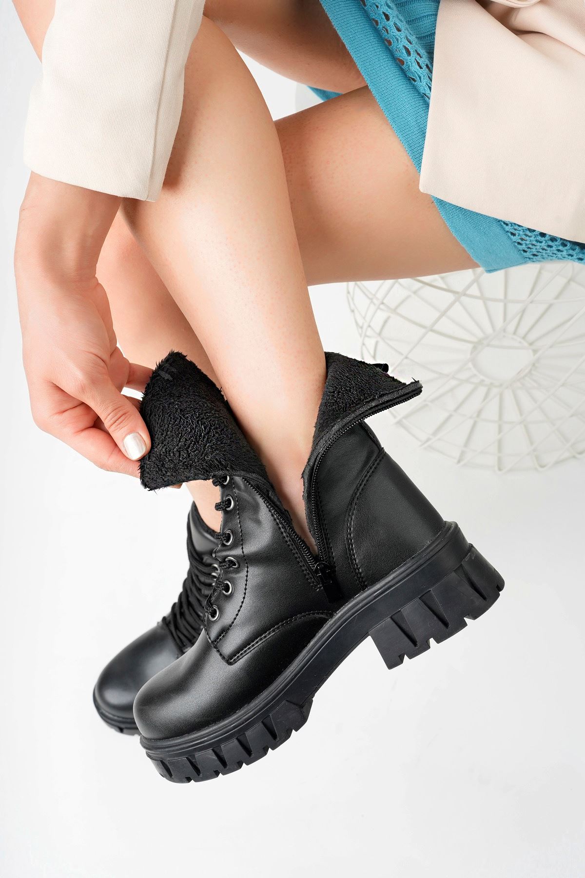Freemax Kadın içi Kürklü Su Geçirmez Kaymaz Kauçuk Taban Garantili Kışlık Bot Siyah