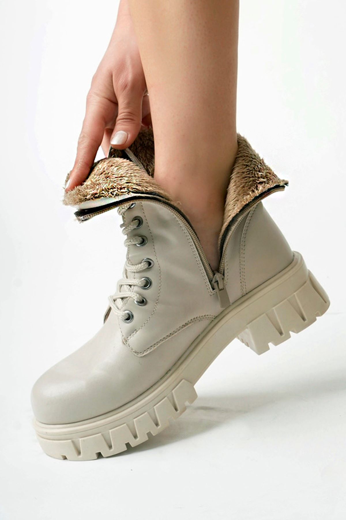 Freemax Kadın içi Kürklü Su Geçirmez Kaymaz Kauçuk Taban Garantili Kışlık Bot Bej