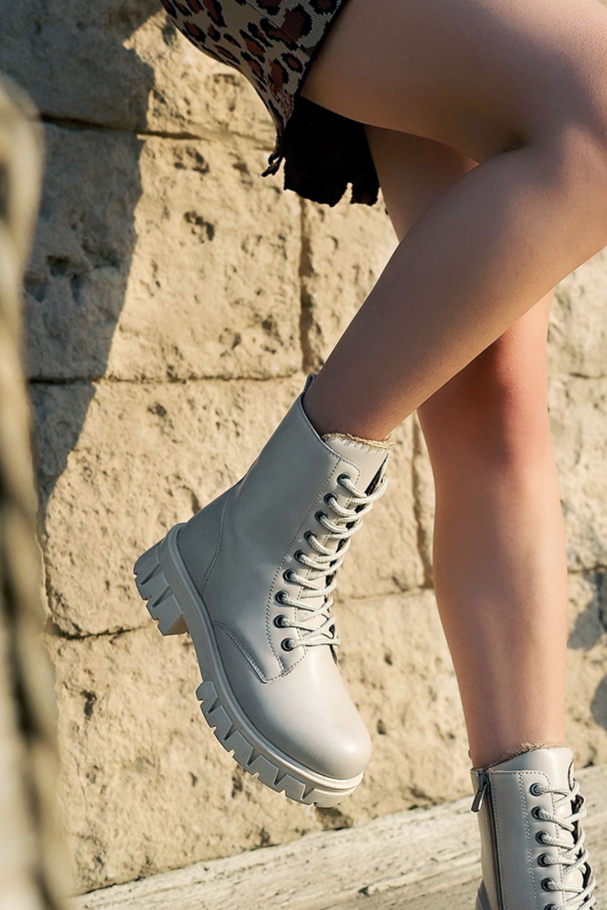 Freemax Kadın içi Kürklü Su Geçirmez Kaymaz Kauçuk Taban Garantili Kışlık Bot Bej