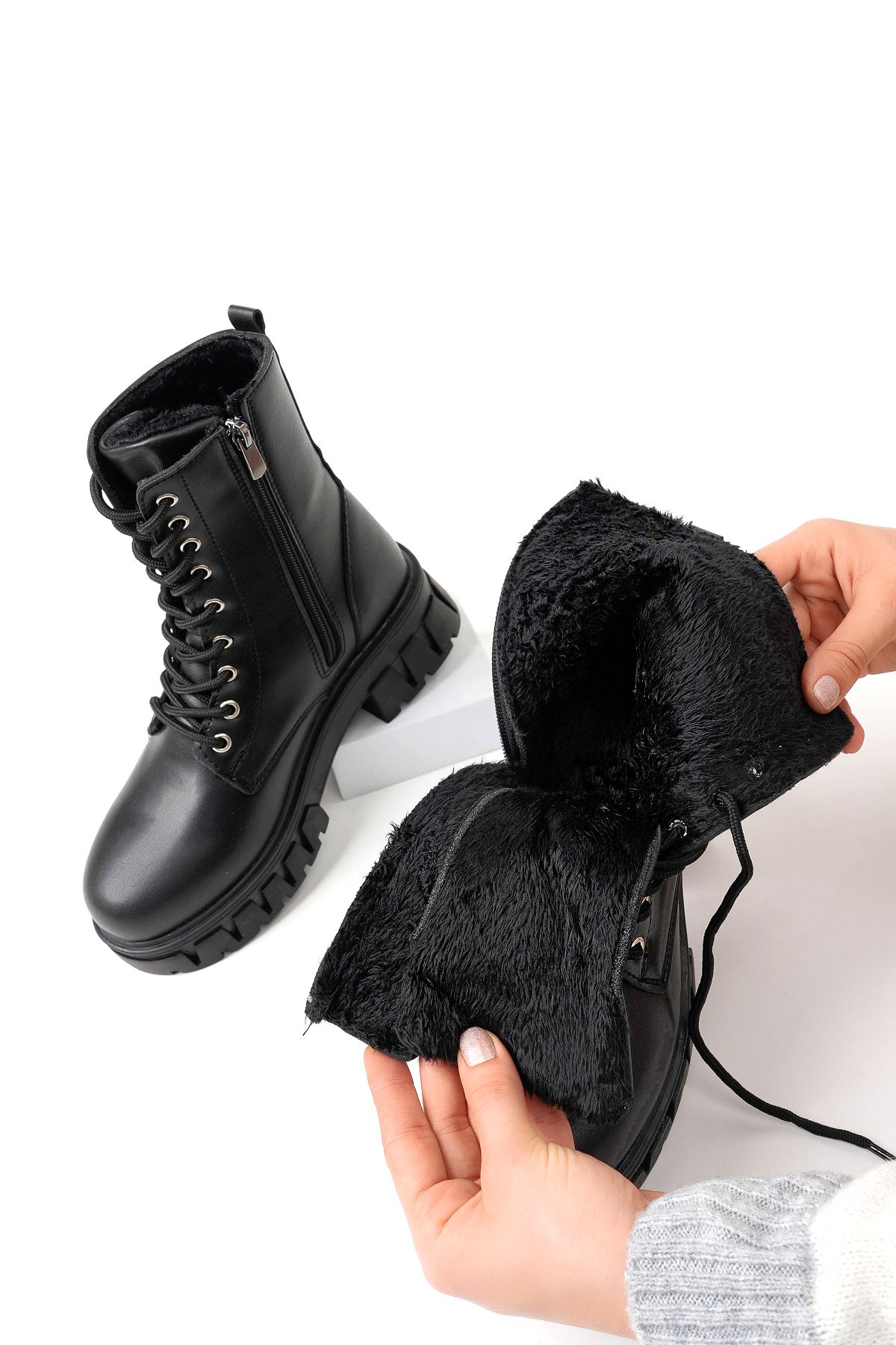 Freemax Kadın içi Kürklü Su Geçirmez Kaymaz Kauçuk Taban Garantili Kışlık Bot Siyah