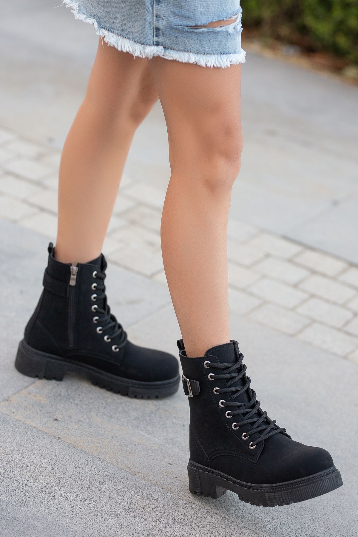 Freemax Kadın Çok Hafif Garantili Esnek Kaymaz Kauçuk Taban Kışlık Su Geçirmez Yan Tokalı Kadın Bot Çizme Freemax.ZEN.BOT.3070 NUBUK SİYAH