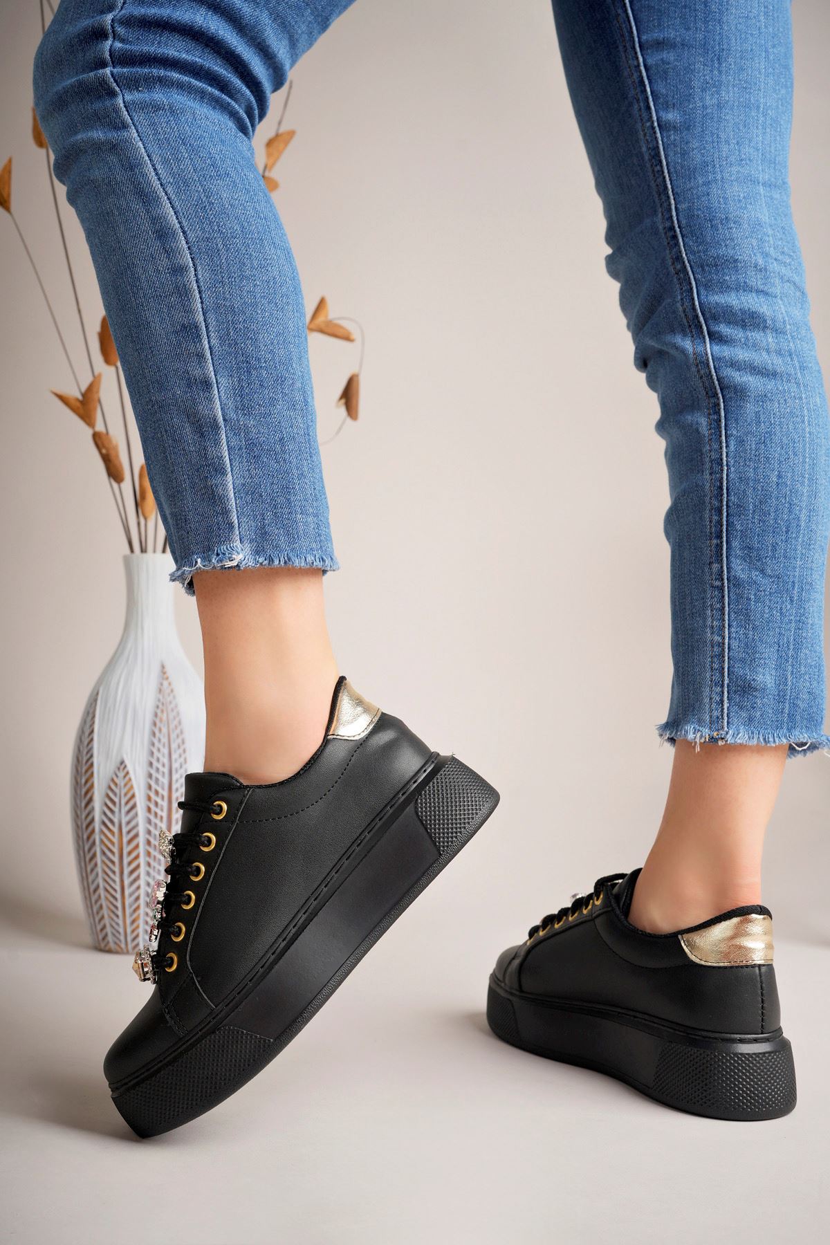 Freemax Kadın Taş Detay Sneaker Suni Deri Hafif Rahat Ayakkabı Abb.803 Siyah