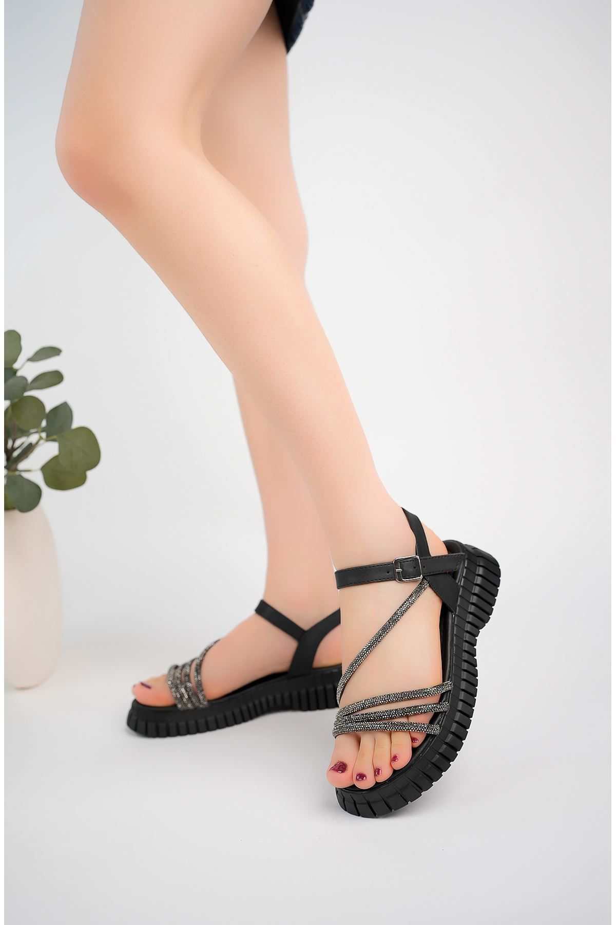 Freemax Kadın Sandalet Taş Detaylı Garantili Abb.811 Siyah