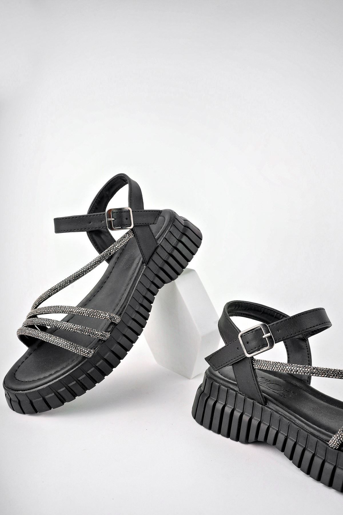 Freemax Kadın Sandalet Taş Detaylı Garantili Abb.811 Siyah