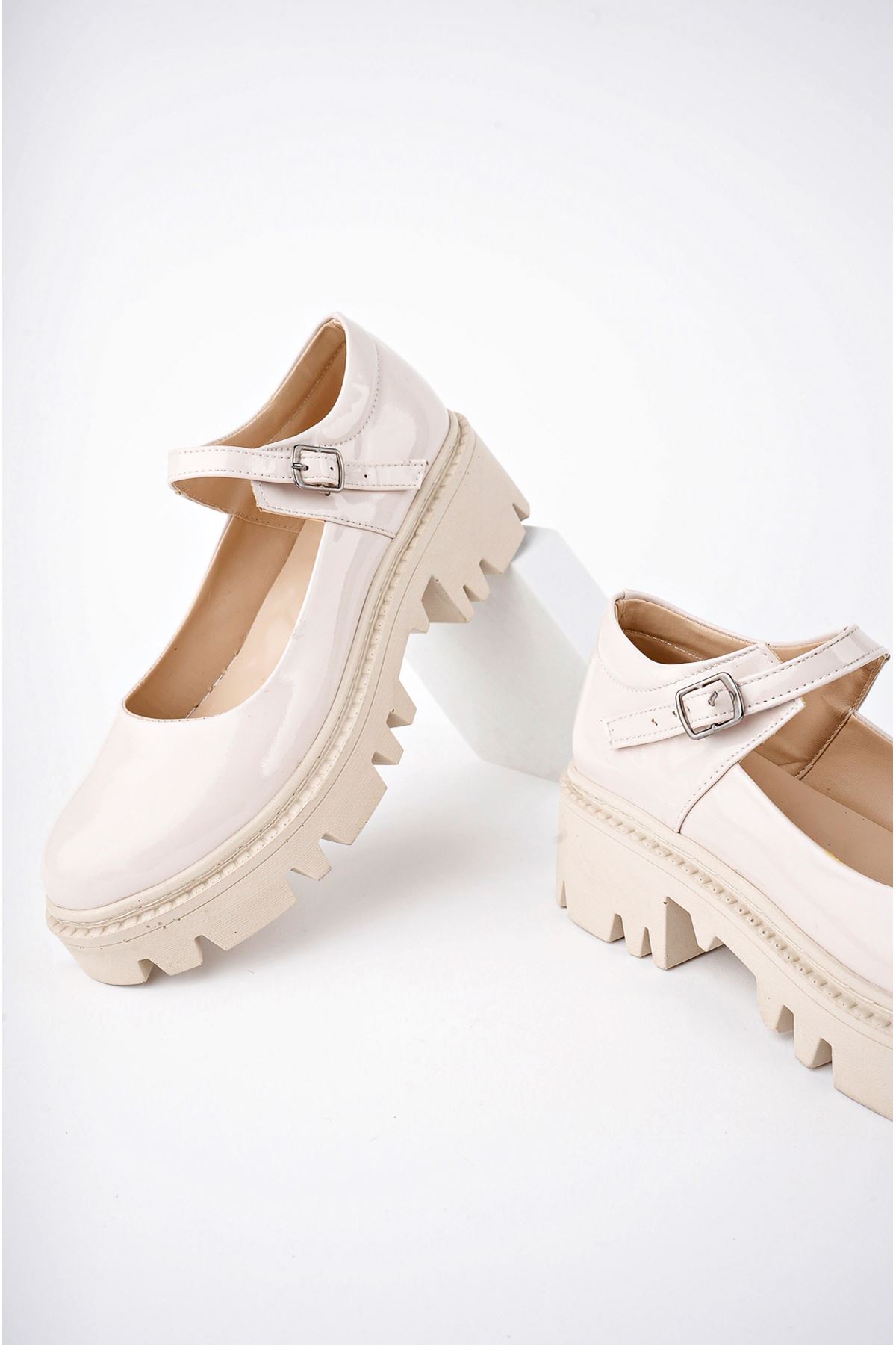 Freemax Kadın 4 cm Topuklu Günlük Klasik Tek Baret Kolej Ayakkabı Ckr.015 Ten