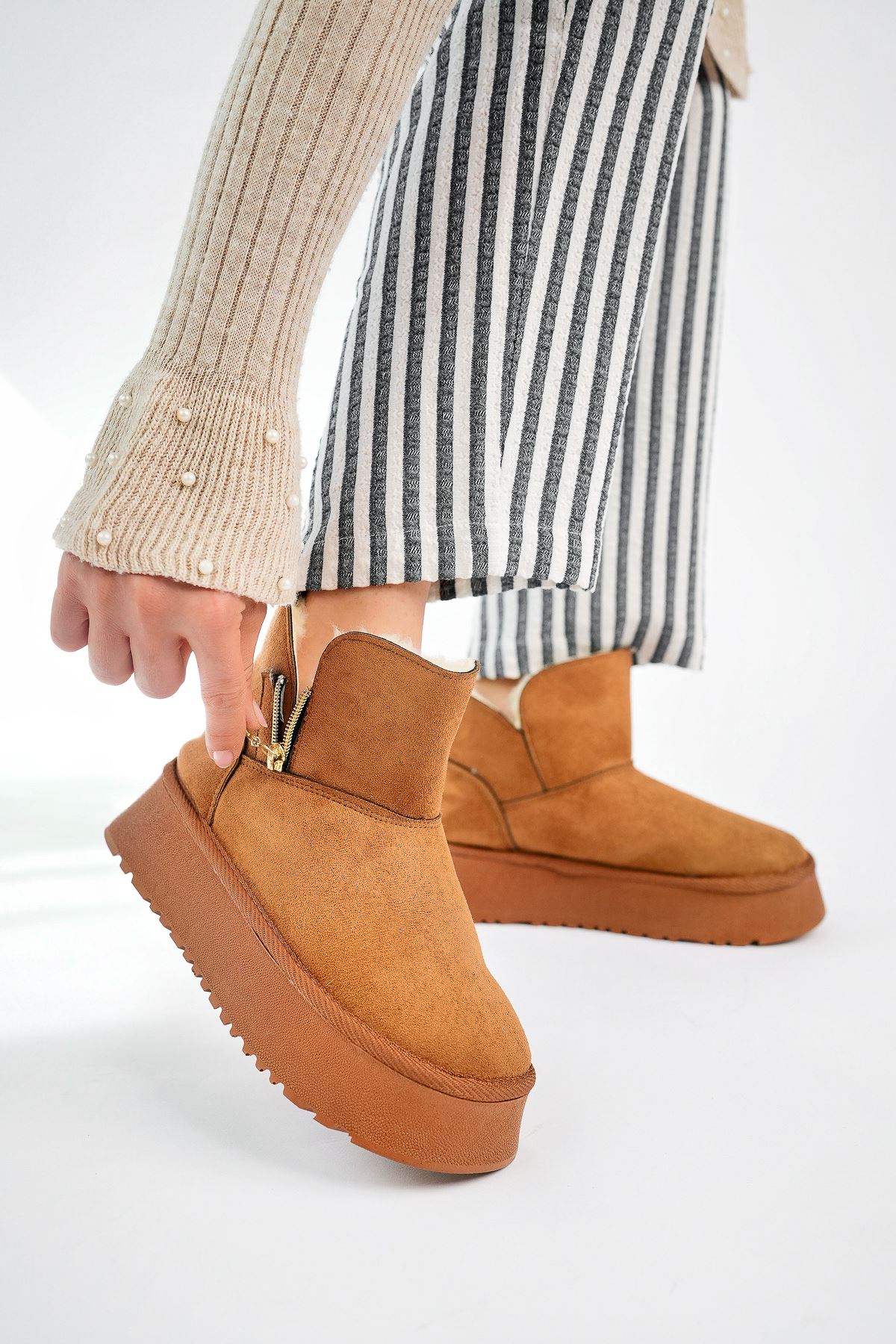 Freemax Garantili İçi Kürklü Çok Hafif 5cm Yüksek Taban Kışlık Fermuar Detay Kadın Bot CAMEL