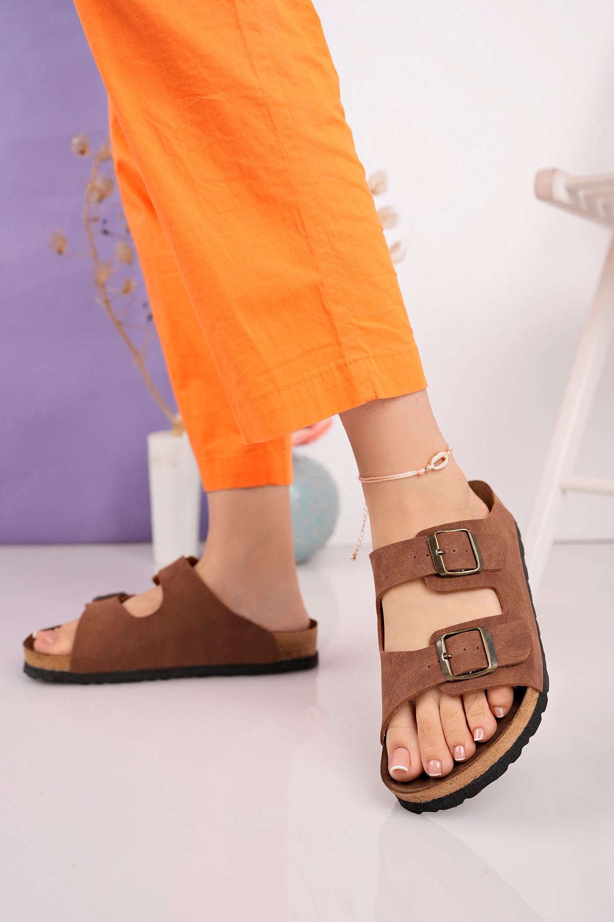 Freemax Kadın Garantili Anatomik Tasarım Çift Toka Yazlık Günlük Birken Terlik VEGAN4095 Taba