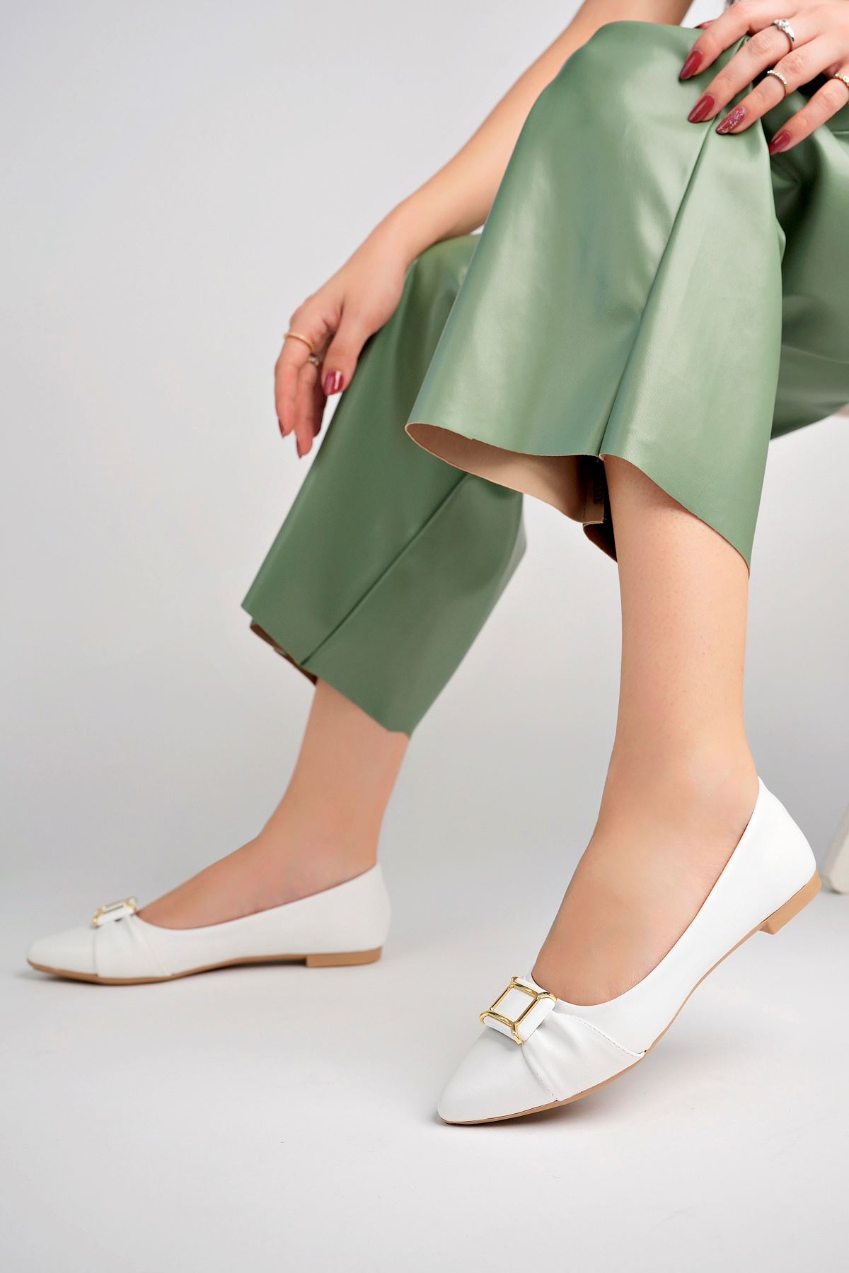 Freemax Kadın Yazlık Rahat Tokalı Babet Ayakkabı Freemax.041 Beyaz