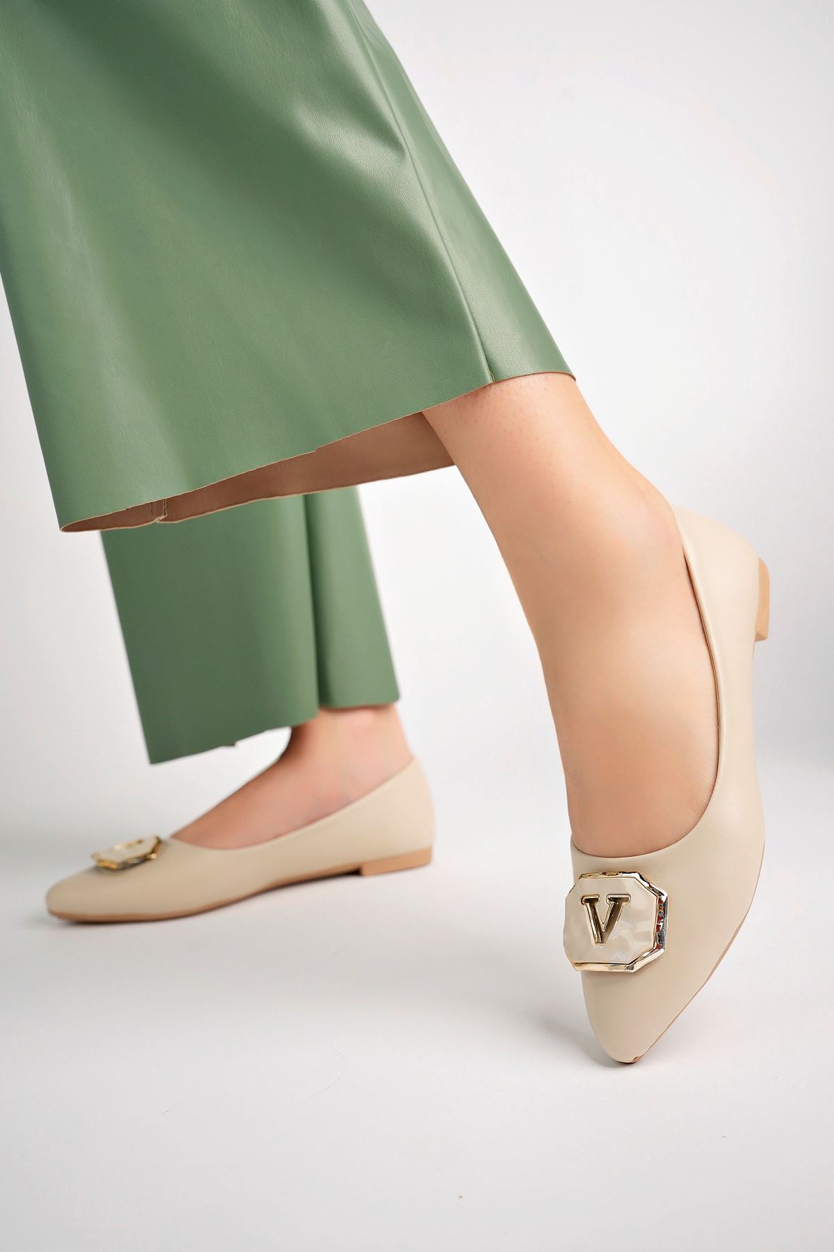 Freemax Kadın Yazlık Rahat Tokalı Sivri Burun Babet Ayakkabı Freemax.040 Ten