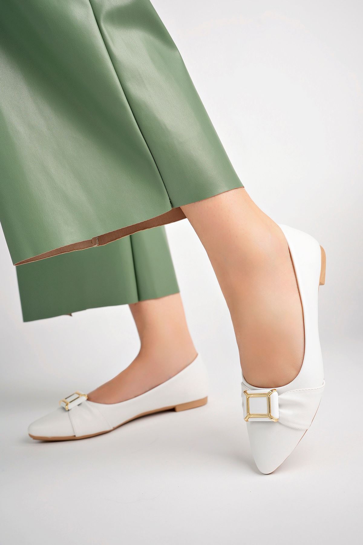 Freemax Kadın Yazlık Rahat Tokalı Babet Ayakkabı Freemax.041 Beyaz