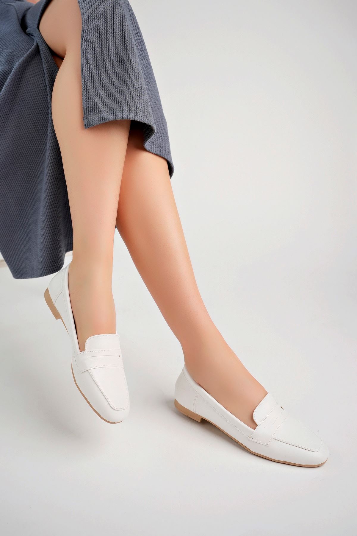 Freemax Kadın Yazlık Rahat Küt Burun Gözlük Fiyonk Babet Ayakkabı Freemax.2024.053 Beyaz