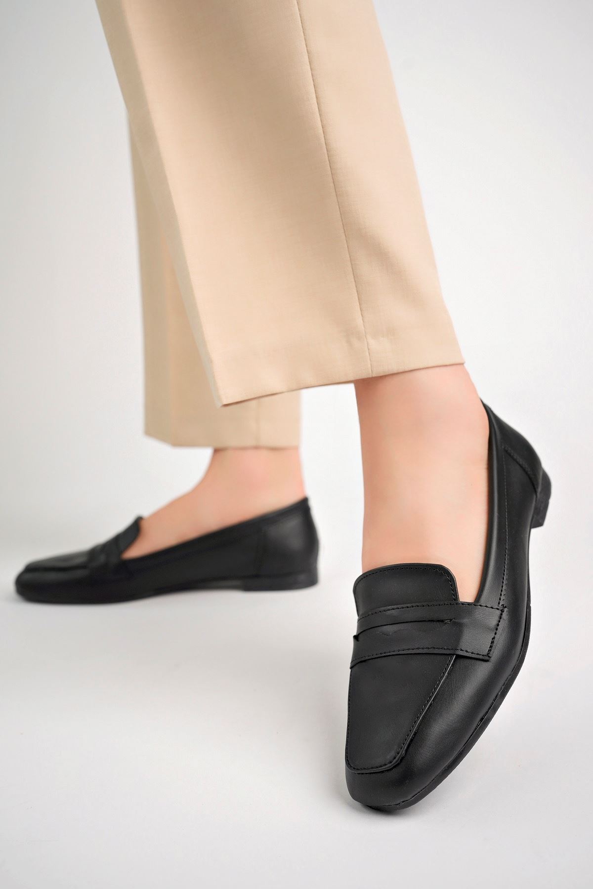 Freemax Kadın Yazlık Rahat Küt Burun Gözlük Fiyonk Babet Ayakkabı Freemax.2024.053 Siyah