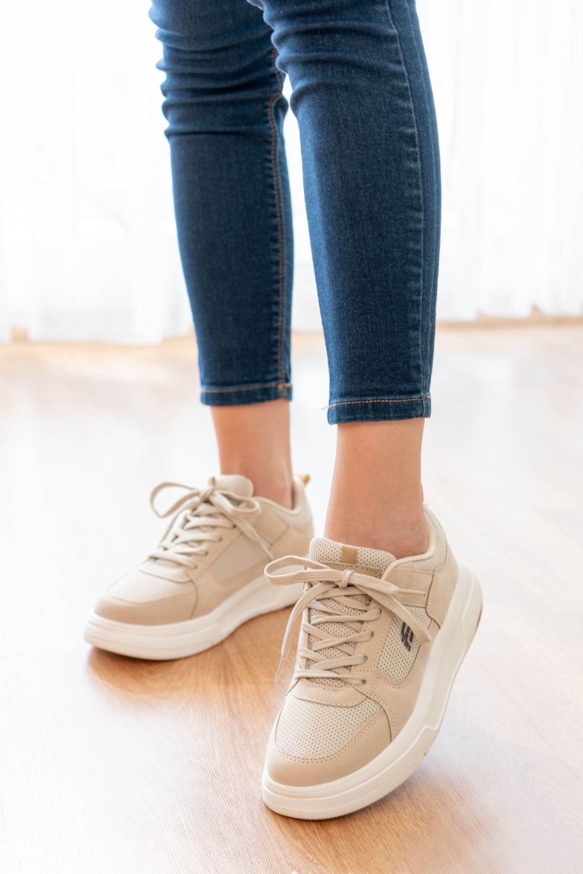 Freemax Kadın Anatomik Garantili Çok Hafif Esnek Rahat Sneaker Spor Ayakkabıı 2452 Bej