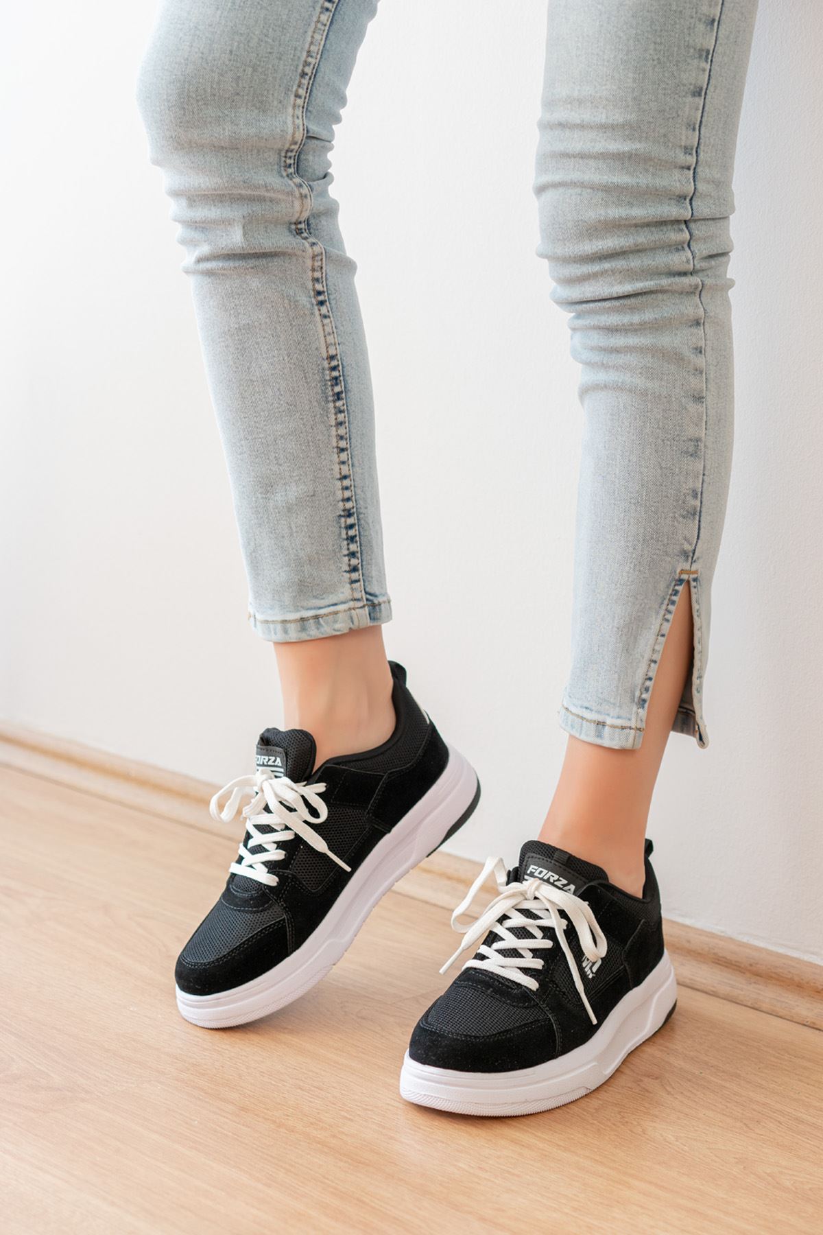 Freemax Kadın Anatomik Garantili Çok Hafif Esnek Rahat Sneaker Spor Ayakkabıı 2452 Siyah Beyaz