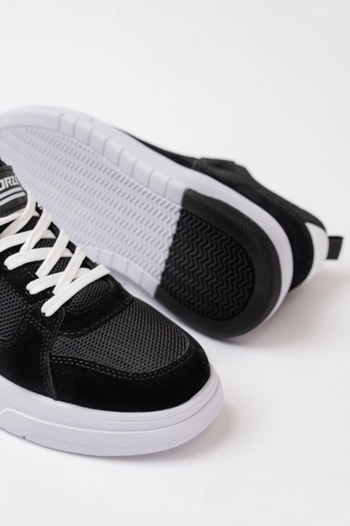 Freemax Kadın Anatomik Garantili Çok Hafif Esnek Rahat Sneaker Spor Ayakkabıı 2452 Siyah Beyaz