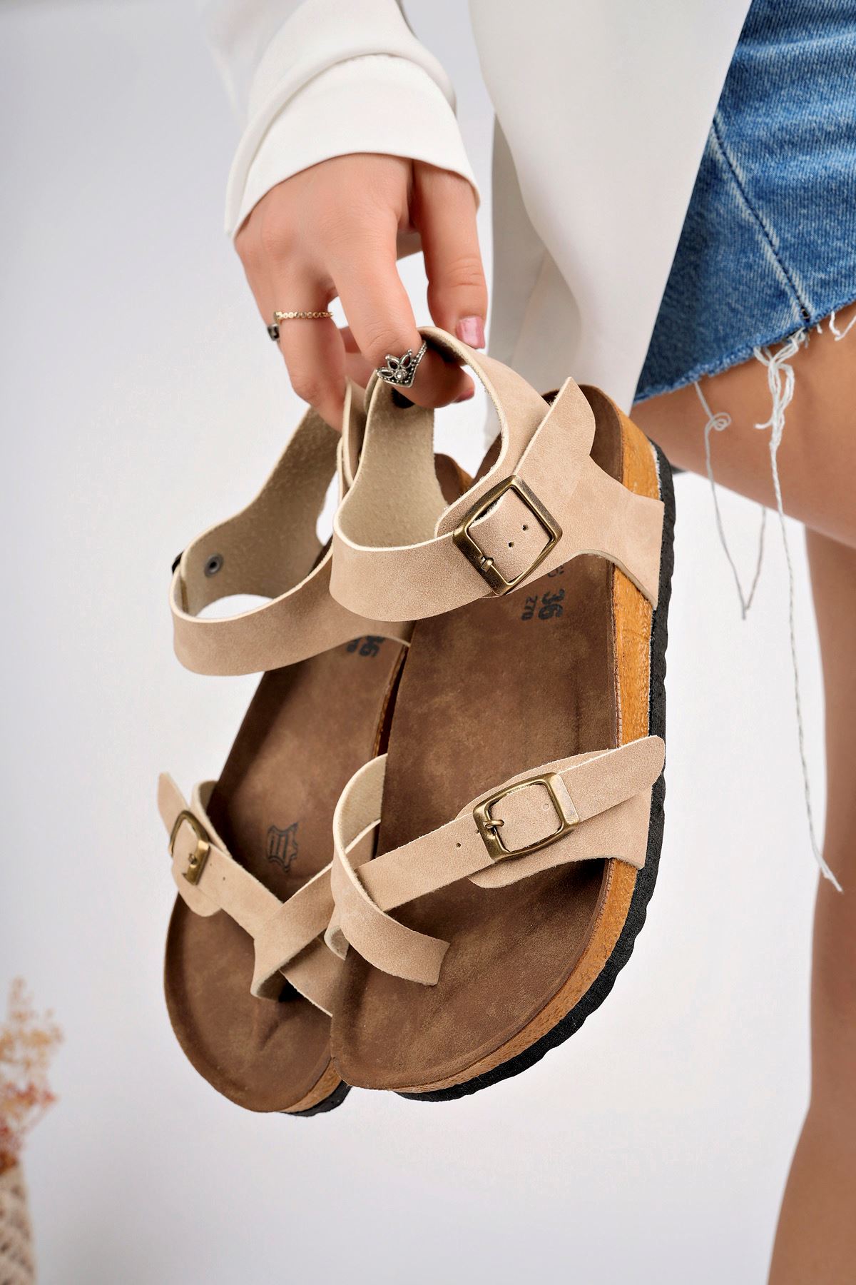 Freemax Kadın Anatomik Garantili Parmak Arası Çıtlı Kolay Giyim Sandalet Mayari 4099 Bej